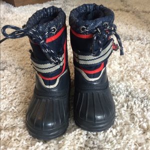 Carters size 8 winter boots
